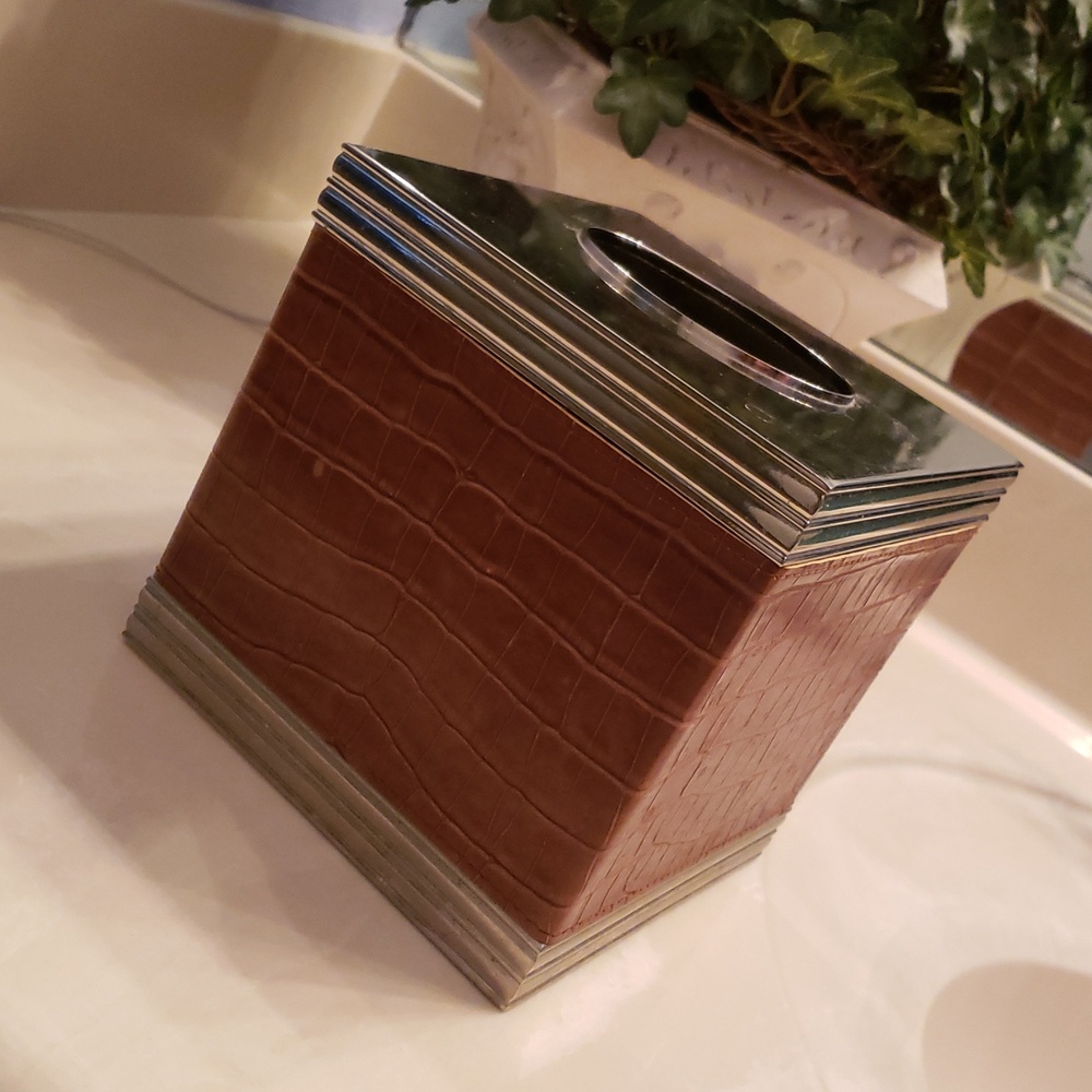 🌻Ralph Lauren Style Metal & Leather Tissue Holder